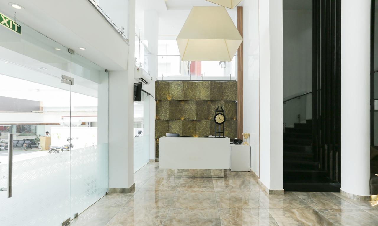Hotel Crown Suites Kochi Eksteriør billede