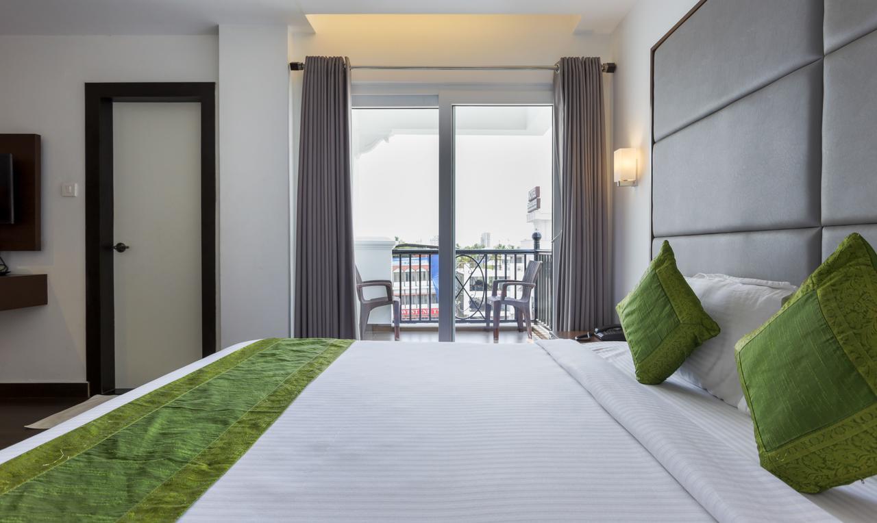 Hotel Crown Suites Kochi Eksteriør billede